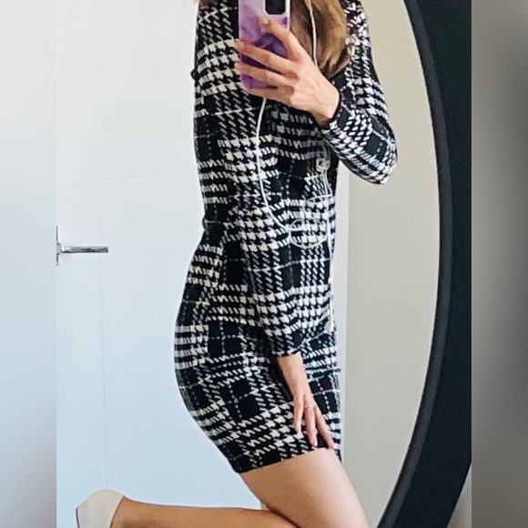 Pretty fall- winter dress - Picture 1 of 2